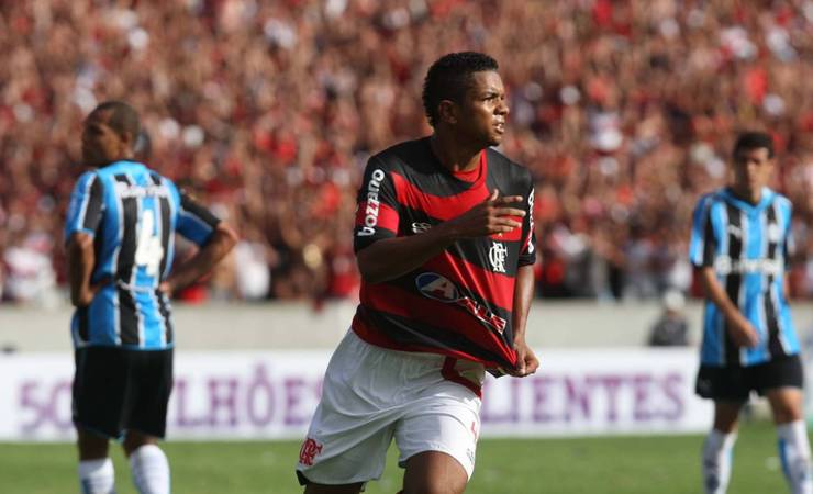 David Braz reencontra o Flamengo dez anos após ser decisivo em 'final'