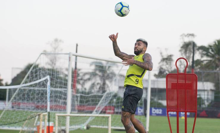 Sem Gabigol e com Rodrigo Caio, Flamengo divulga relacionados contra o Internacional