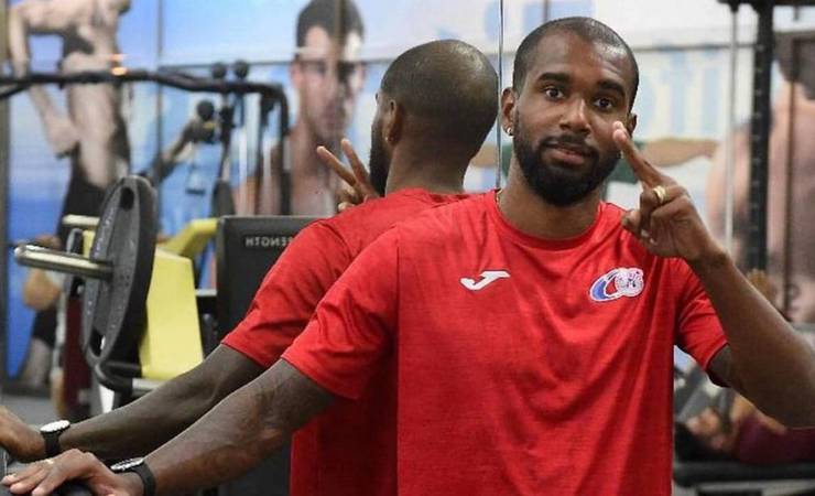 Ex-Flamengo, Luiz Antonio se prepara para estreia nos Emirados Árabes