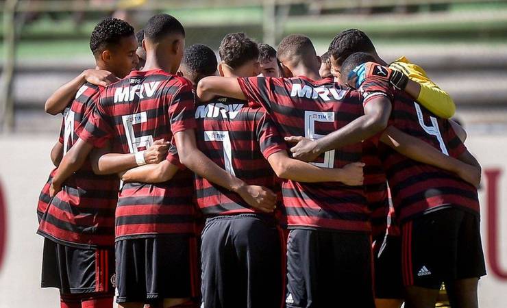 Flamengo decide Brasileirão Sub-17 contra Corinthians para coroar suas futuras novas estrelas