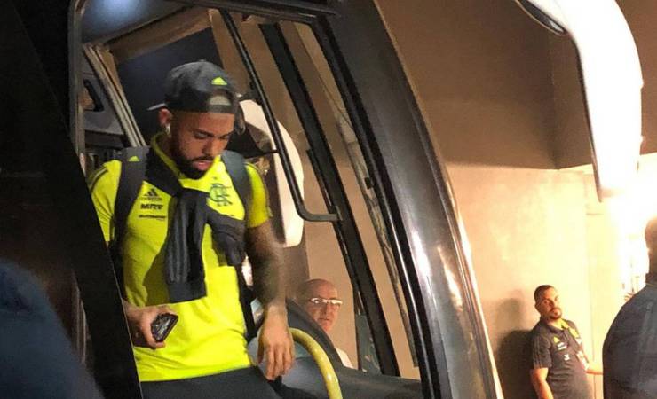 Gabigol e Arrascaeta começam como titulares do Flamengo contra o Internacional