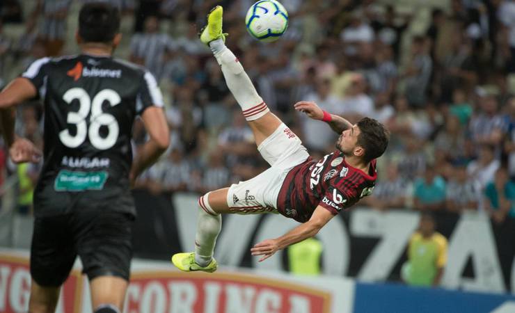 Arrascaeta completa dez jogos como titular do Flamengo e vê média de gols triplicar com Jesus