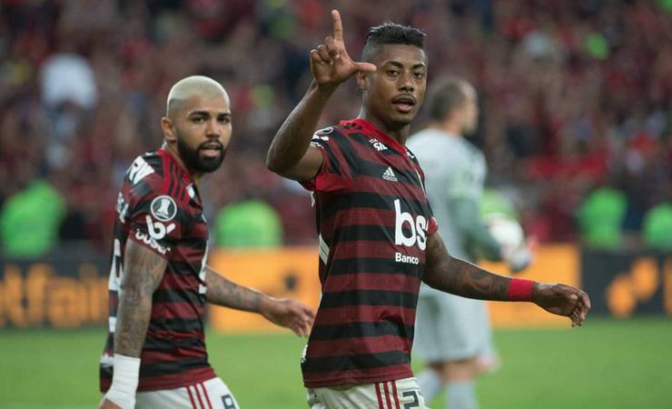 Amados no Flamengo, Gabigol e Bruno Henrique causam reações opostas no Santos