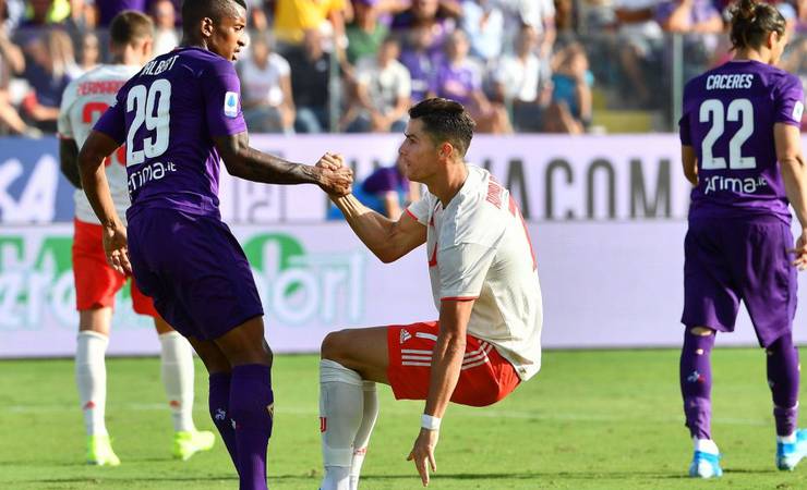 Dalbert é vítima de racismo na Itália, e jogo é interrompido pela arbitragem