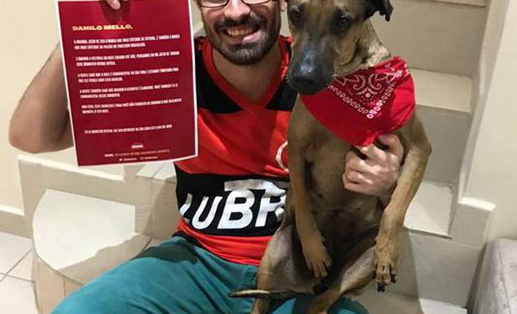 Torcedor do Flamengo que fez rifa para salvar cão ganha ingresso da Libertadores