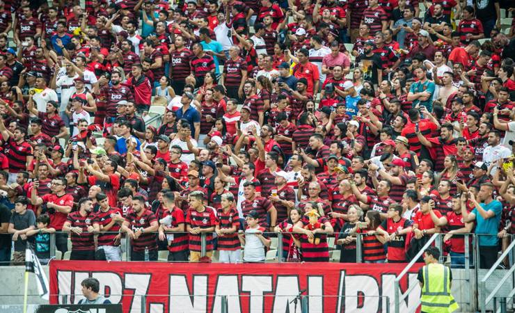Fortaleza x Flamengo: rubro-negros esgotam setor visitante no Castelão