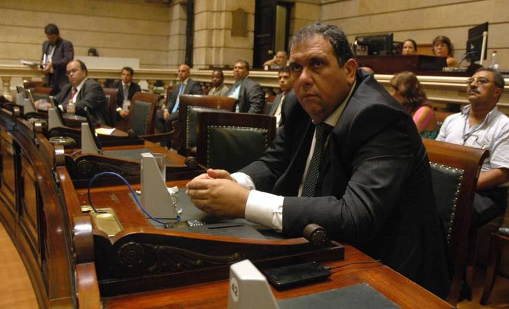 Vereador que propôs proibir uso de VAR se explica: 'Estão acabando com a alegria do povo'