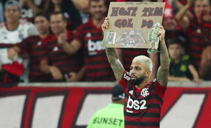 Libertadores: Conmebol denuncia Flamengo por comemoração de Gabigol com cartaz