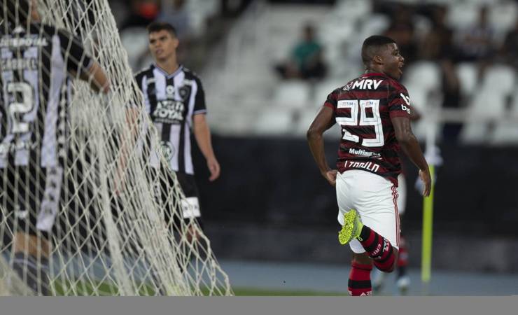 Flamengo supera bravura do Botafogo e vence com gol de Lincoln no fim do jogo