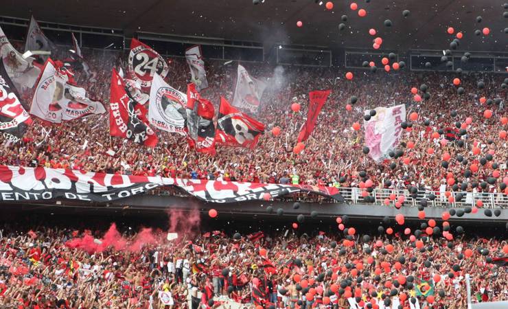 #Hexa10anos: Torcedor se escondeu embaixo de bandeirão e se passou por funcionário de bar para ver 'final' de 2009