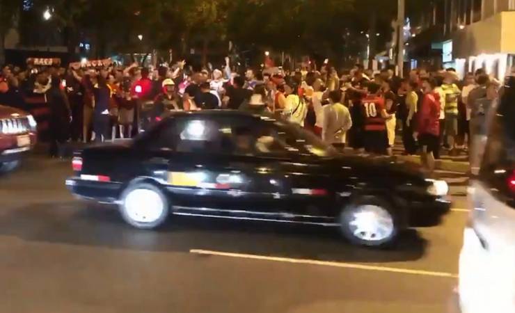 Libertadores: Flamengo chega a Lima e movimenta arredores de hotel