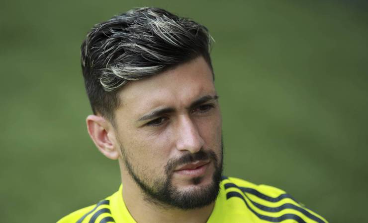 Flamengo testa Arrascaeta e encerra primeira leva de avaliação no elenco