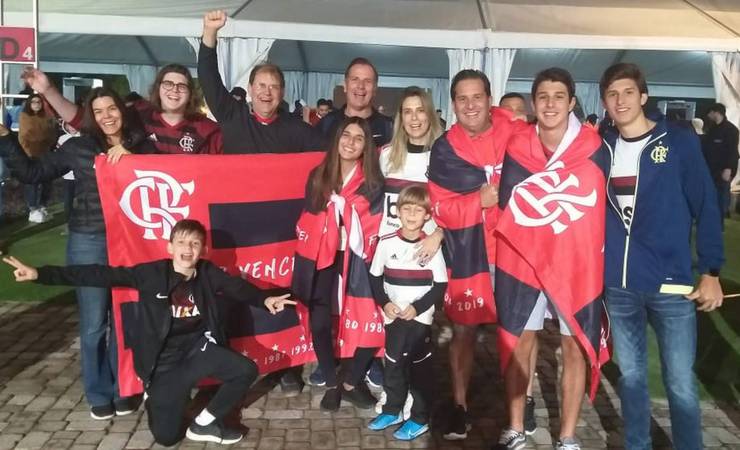 Torcidas de Flamengo e Liverpool dividem arquibancadas na final do Mundial