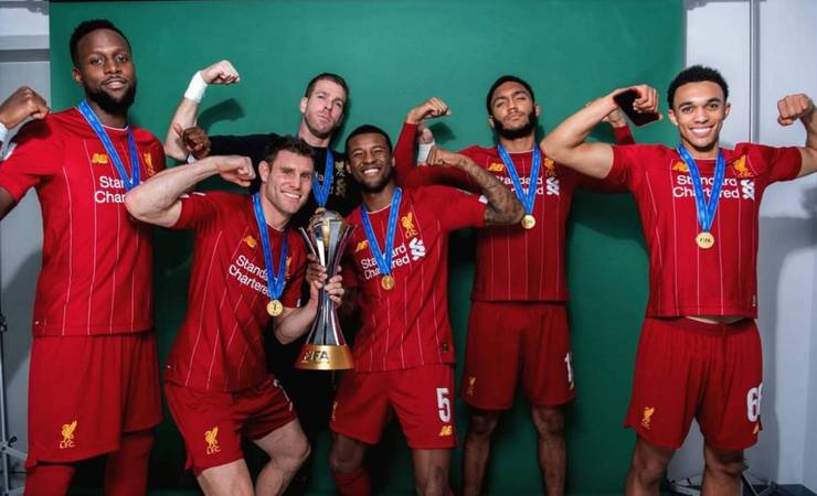 Provocação ou homenagem? Jogadores do Liverpool fazem comemoração de Gabigol e Wijnaldum em foto