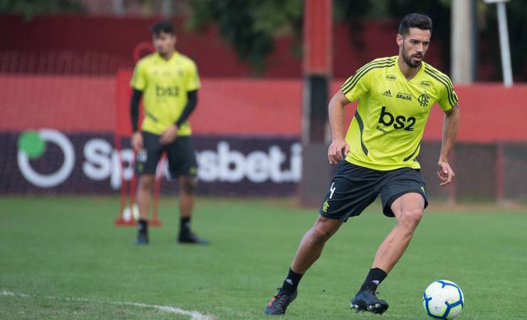 Flamengo aceita proposta do Arsenal-ING, e Pablo Marí viaja para fechar contrato