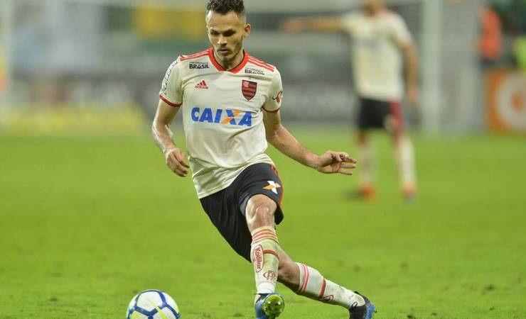 Flamengo encaminha renovação de Renê, e Piris da Motta pode deixar o clube