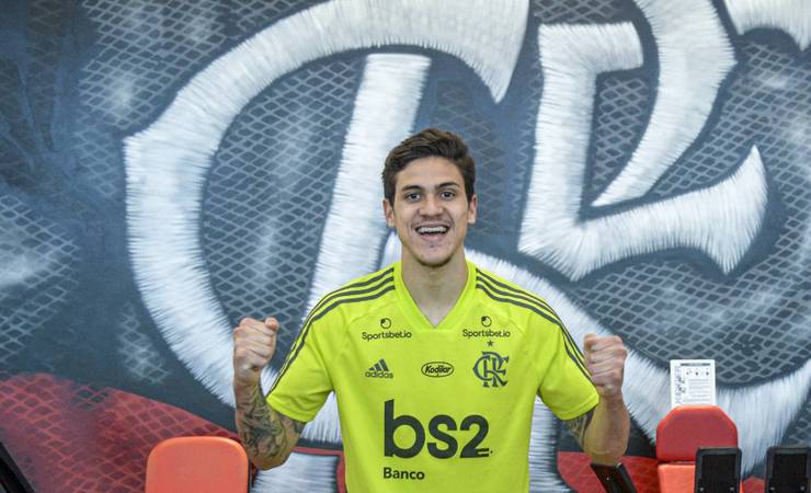 Apresentado no Flamengo, Pedro promete comemorar se marcar contra o Fluminense