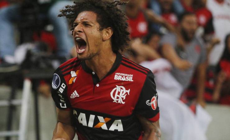 Willian Arão comenta possível proposta do Benfica: '100% focado no Flamengo'