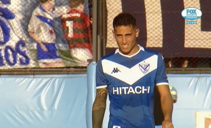 Torcida do Vélez faz bandeira com agressão a Edmundo, quando atuava pelo Flamengo