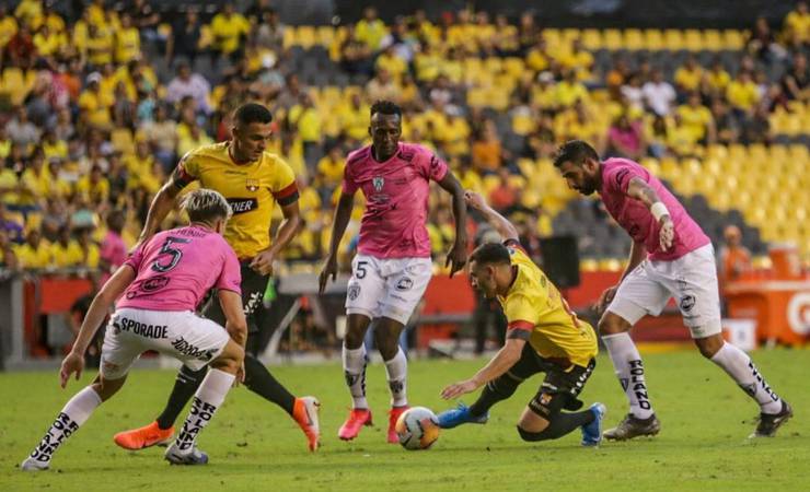 Libertadores: Independiente del Valle vence Barcelona pelo grupo do Flamengo