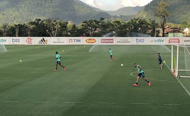 Flamengo: Bruno Henrique, Rafinha e Rodrigo Caio fazem primeiro treino com elenco e ficam perto de retorno