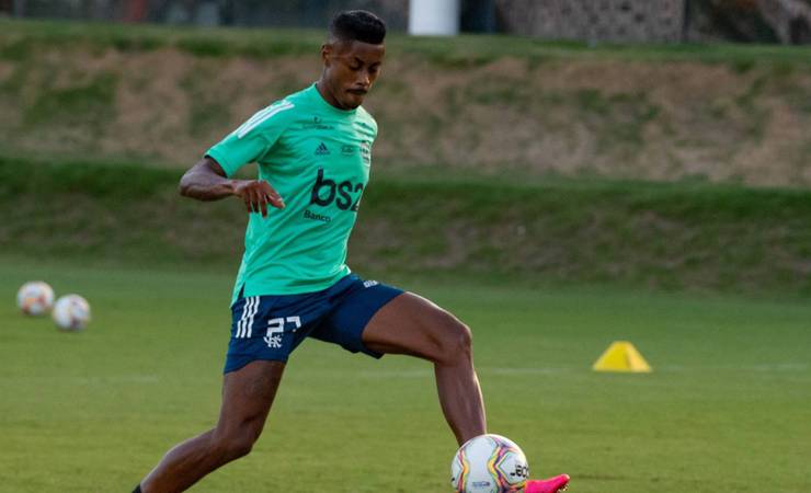 Benfica confia em cláusula para tirar Bruno Henrique do Flamengo, diz jornal