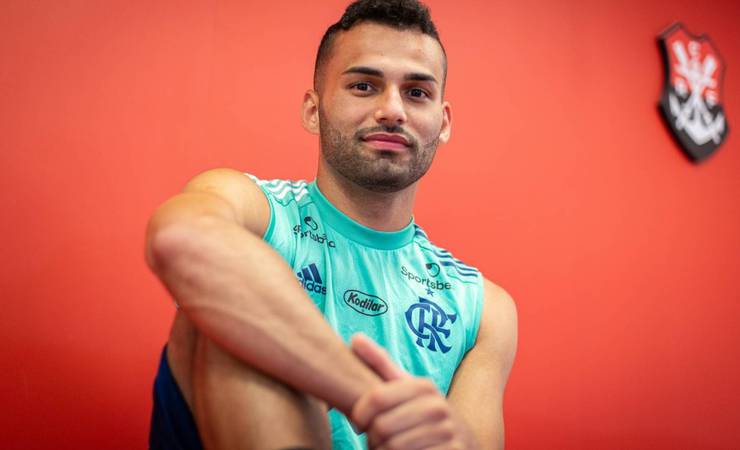 Titular no Flamengo, Thiago Maia viu mãe vencer o câncer e dormiu em motel