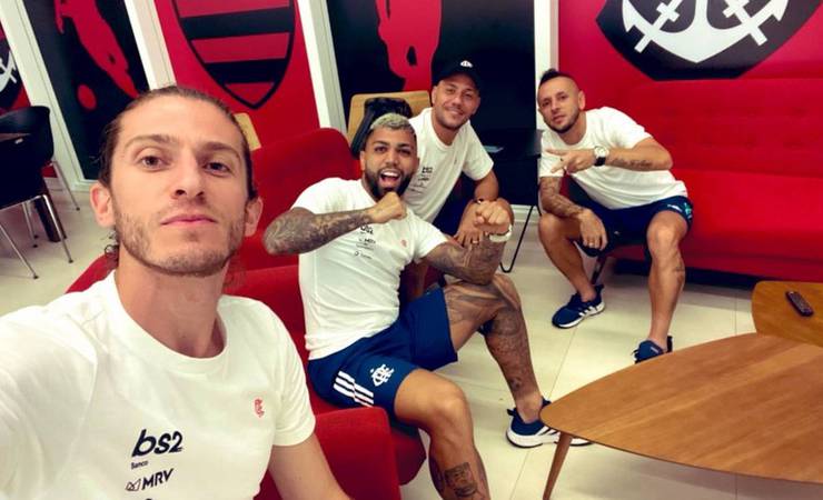 Gabigol e Bruno Henrique comemoram volta do Flamengo aos treinos: 'Vamos superar isso'