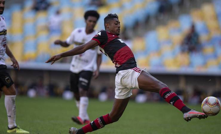 Flamengo deixa Bruno Henrique fora da primeira partida da final do Estadual