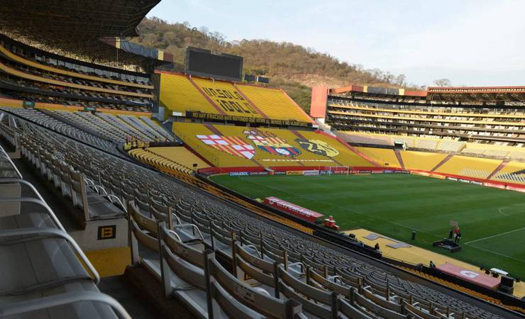 Prefeita de Guayaquil se preocupa com casos de Covid-19 no Flamengo; partida está sob observação