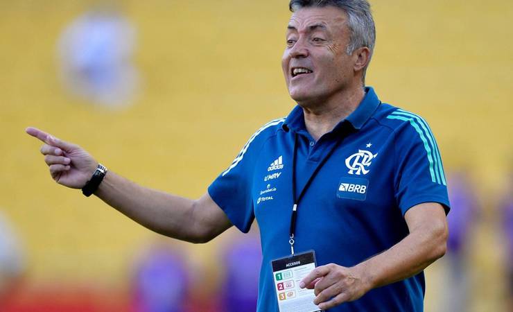 Dome desabafa sobre continuidade no Flamengo: 'Aqui, perde um jogo e está fora. Na Europa é diferente'