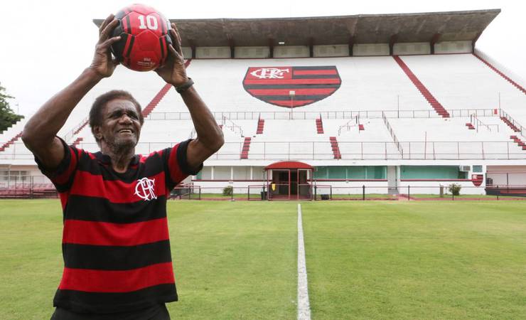 Flamengo lamenta morte de ídolo Silva 'Batuta', que estava com Covid-19, aos 80 anos