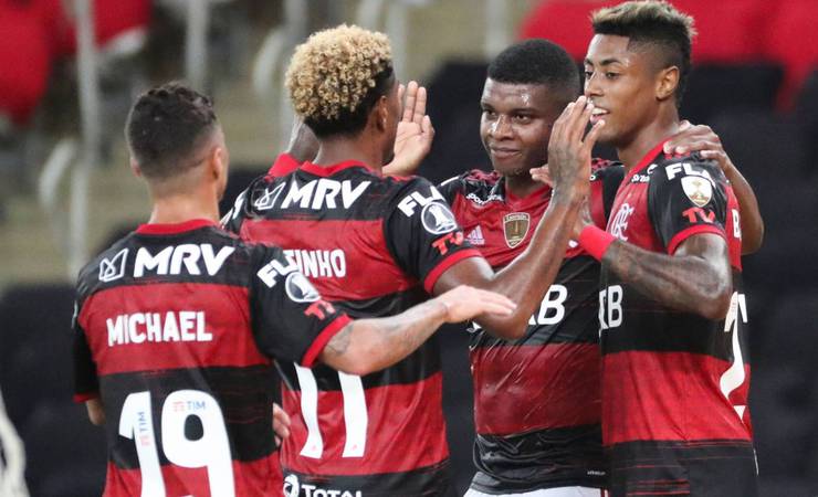 Gol de Bruno Henrique pelo Flamengo ganha destaque em perfil da Fifa: 'Perfeição aérea'
