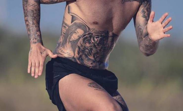 Flamengo: Gabigol treina na praia e inicia transição com quilos a menos