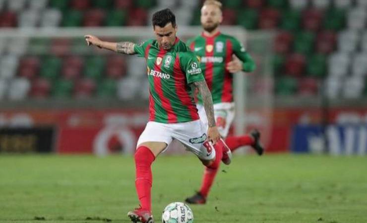 Flamengo mantém monitoramento de mercado para 2021 e lista conta com Jorge Correa, do Marítimo
