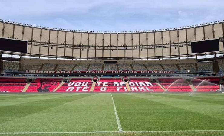 Torcida embala Flamengo pelo título com mosaico no Maracanã contra o Corinthians