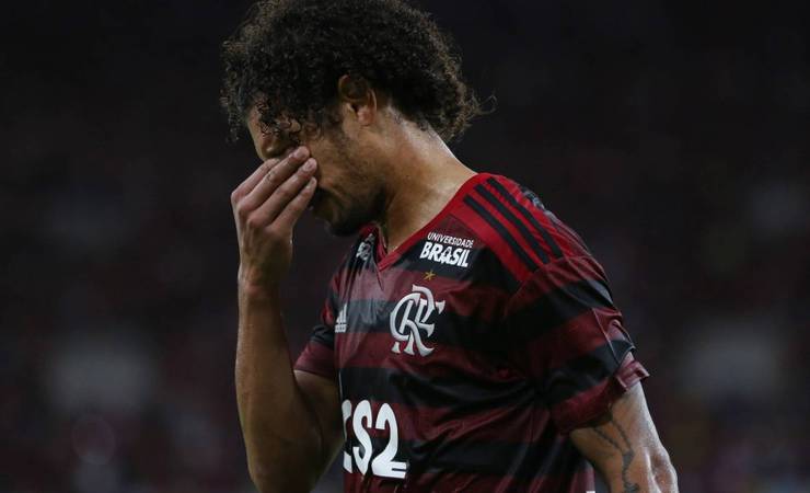 'Chateado', Arão é avaliado por especialista, não joga toalha, mas chance de escalação pelo Flamengo é mínima