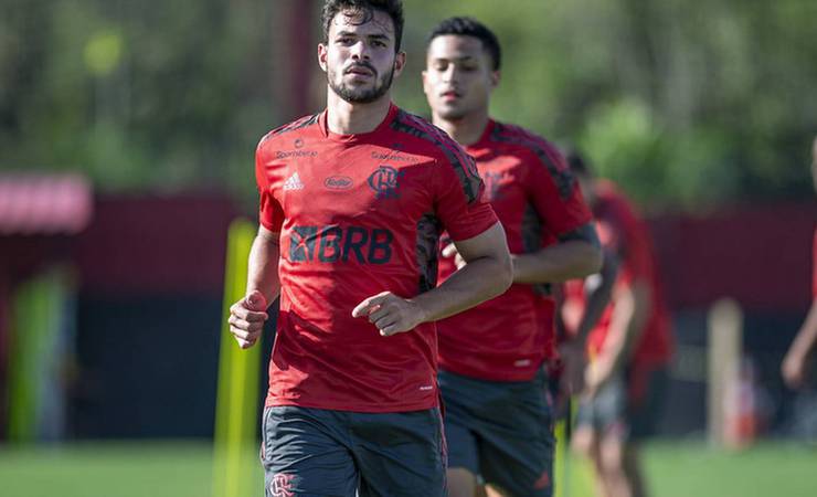 Flamengo: depois de escapar de incêndio no Ninho, meia busca seu espaço no time principal