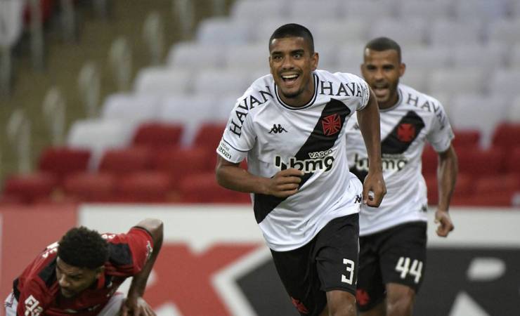 Vasco dá show diante do Flamengo e põe fim a jejum de quase cinco anos no clássico