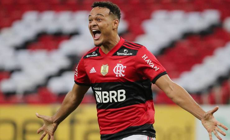 Flamengo não aceita primeira oferta do Atlético de Madrid por Muniz; árabes oferecem salário maior e seguem na briga