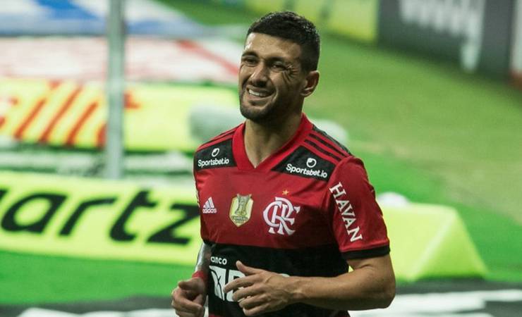 Flamengo pode perder Arrascaeta para o Milan, diz site