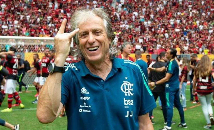 Derrota de Jesus no Benfica anima ainda mais torcida rubro-negra: 'Vem ser feliz no Flamengo, Mister'