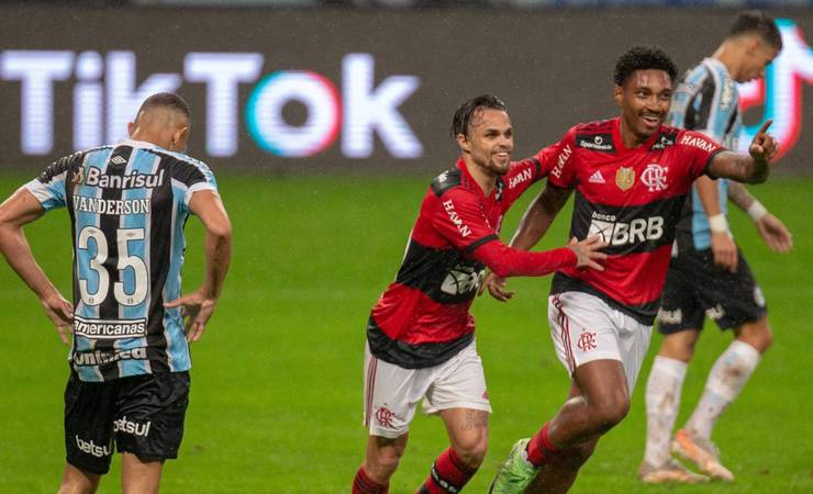 Flamengo goleia o Grêmio por 4 a 0 e encaminha vaga na semifinal da Copa do Brasil