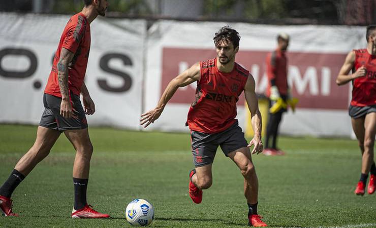 Rodrigo Caio treina pela primeira vez com elenco do Flamengo e anima para retorno contra o Palmeiras