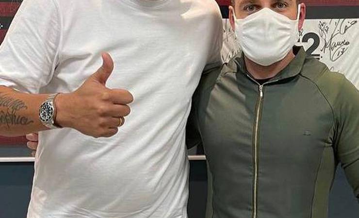 Adriano Imperador inicia dieta com nutricionista ex-Flamengo