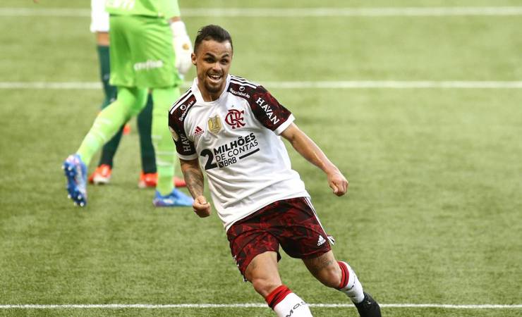 Flamengo: de criticado a reserva de luxo, Michael dobra número de gols da última temporada
