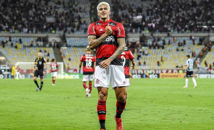 Palmeiras faz nova consulta por Pedro e Flamengo recusa negociação
