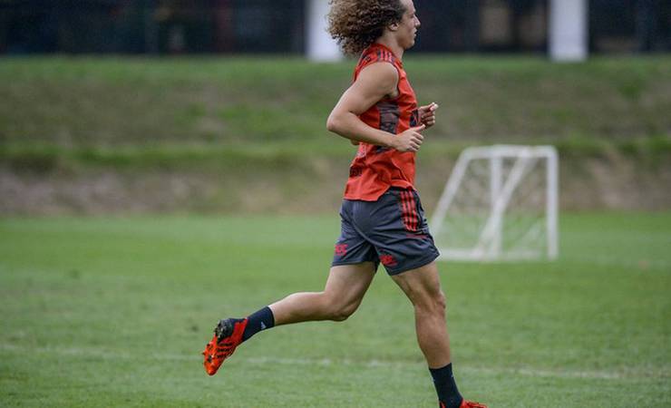 David Luiz treina no Flamengo e escalação na Libertadores depende de Renato