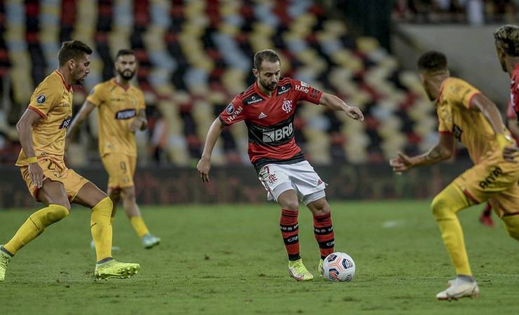 Everton Ribeiro se torna o segundo jogador com mais jogos pelo Flamengo na Libertadores