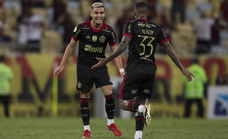 Flamengo: Professores de física explicam cobrança de falta de Andreas Pereira, que emulou a folha-seca de Didi